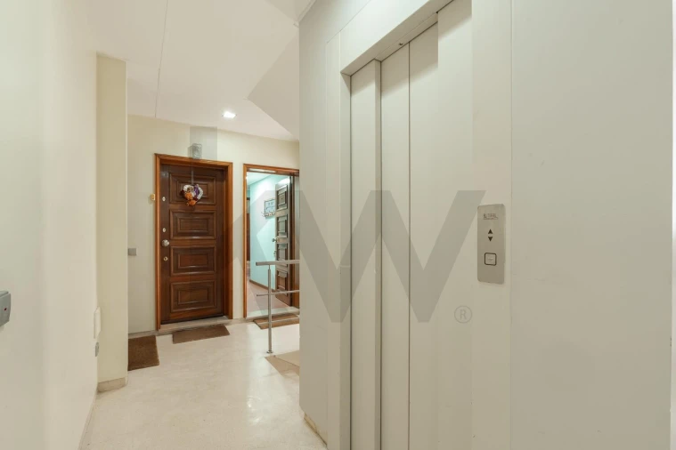 Apartamento T2 para Arrendamento em Espinho Foto 2