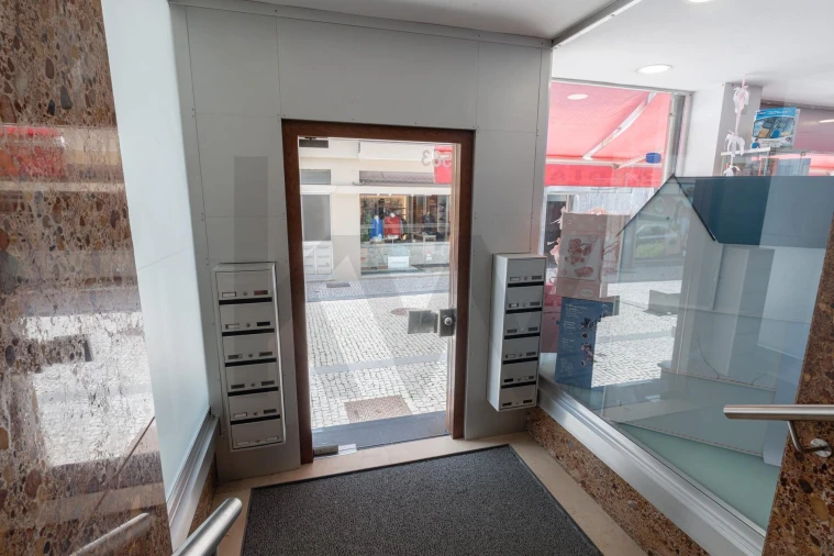 Apartamento T2 para Arrendamento em Espinho Foto 15