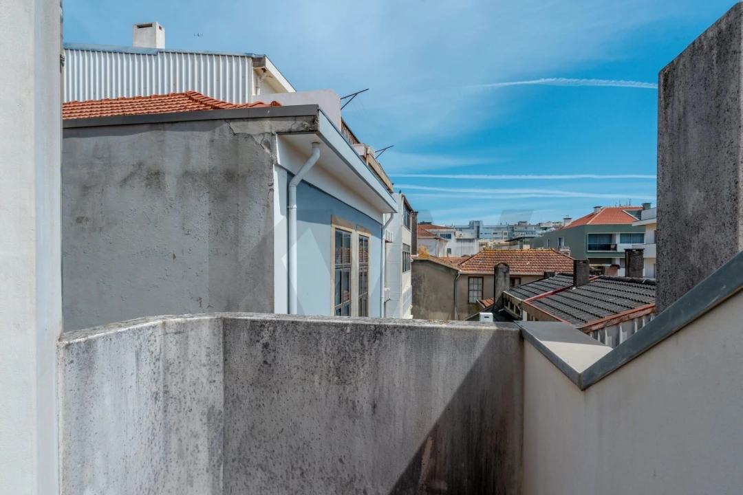 Apartamento T2 para Arrendamento em Espinho Foto 12