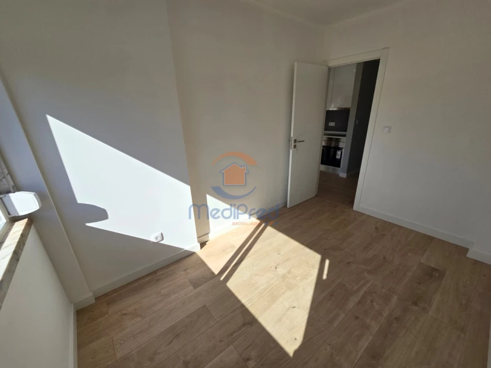 Apartamento T3 para Venda em Odivelas Foto 9