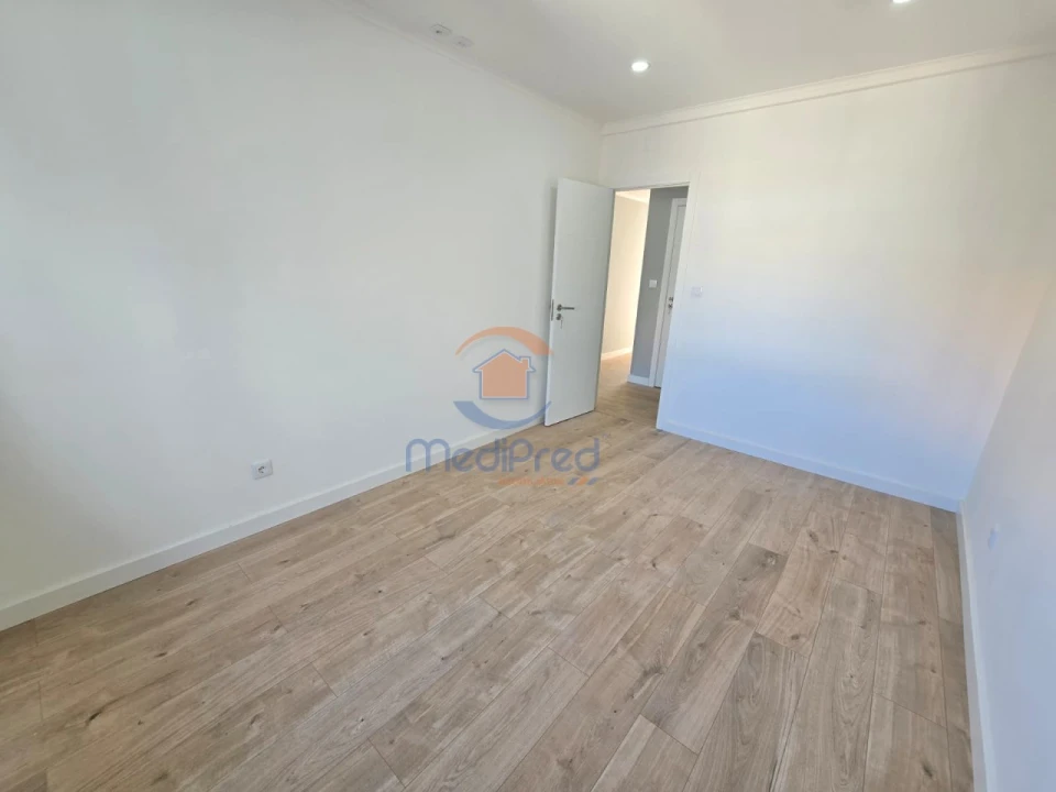 Apartamento T3 para Venda em Odivelas Foto 14