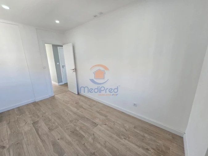 Apartamento T3 para Venda em Odivelas Foto 12