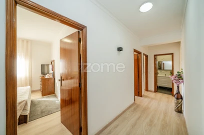 Apartamento T3 para Venda em Ferreiros e Gondizalves