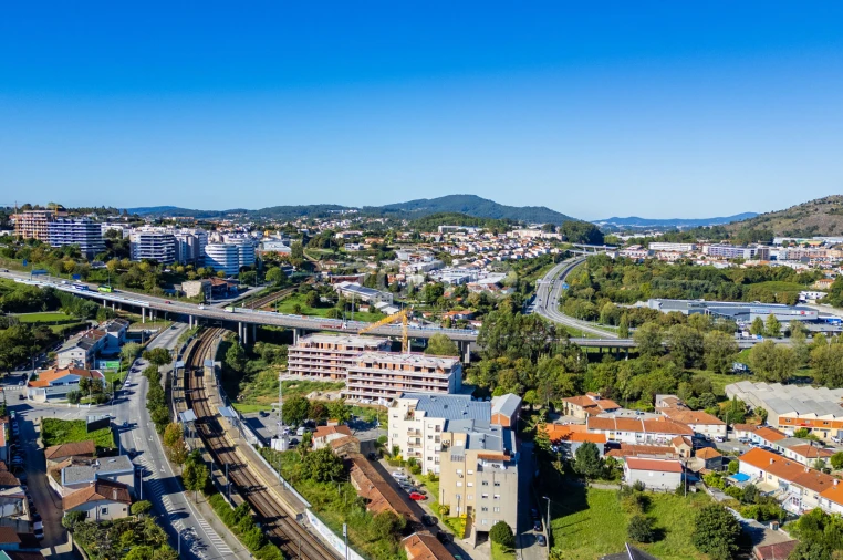 Apartamento T3 para Venda em Ferreiros e Gondizalves Foto 2