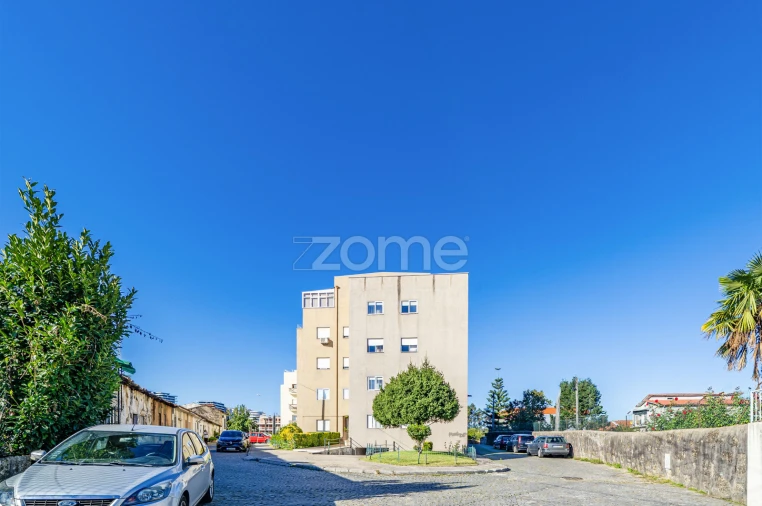 Apartamento T3 para Venda em Ferreiros e Gondizalves Foto 32