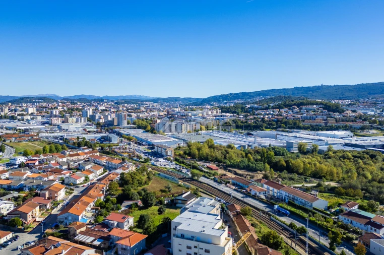 Apartamento T3 para Venda em Ferreiros e Gondizalves Foto 37