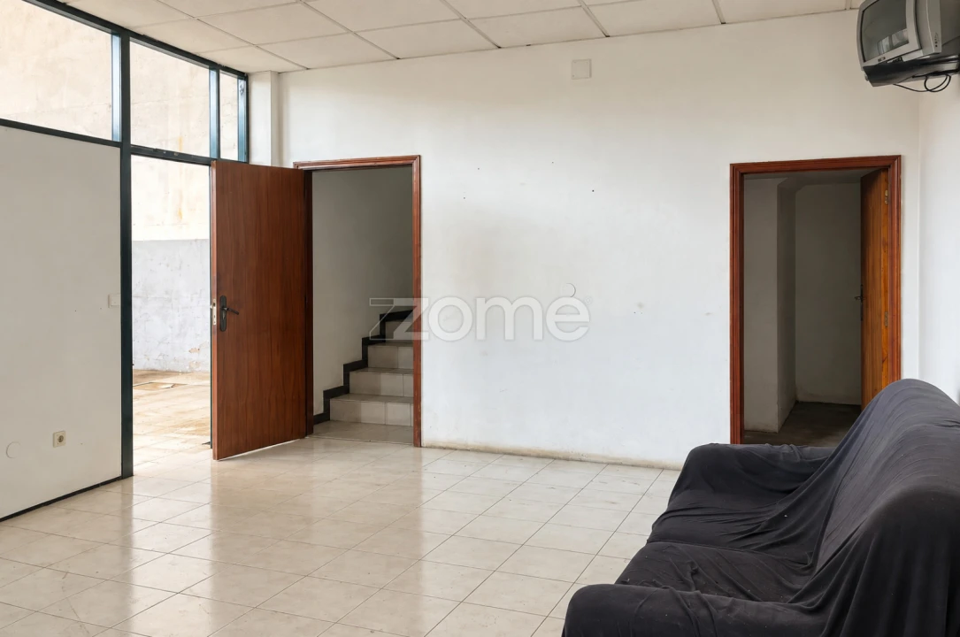 Terreno Comércio / Armazém para Arrendamento em Canelas Foto 5