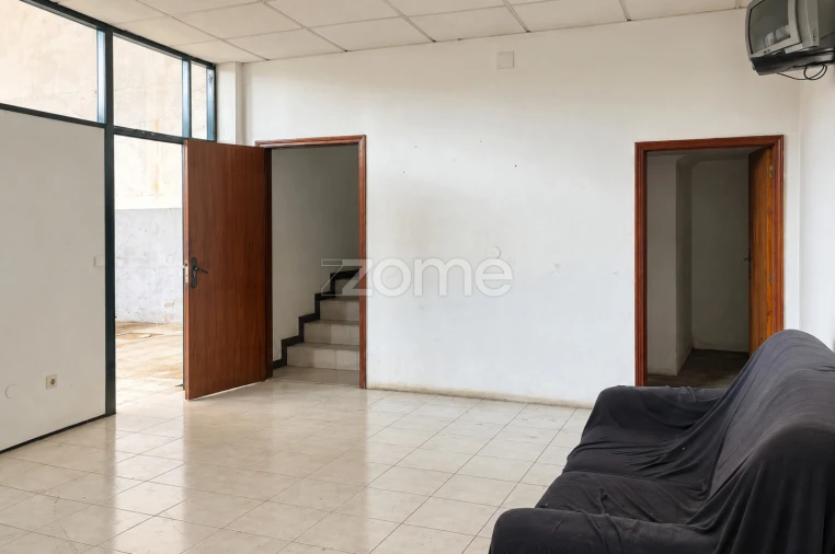 Terreno Comércio / Armazém para Arrendamento em Canelas Foto 5