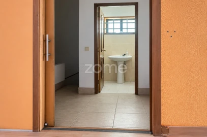 Negócio para Arrendamento em Aguas Santas