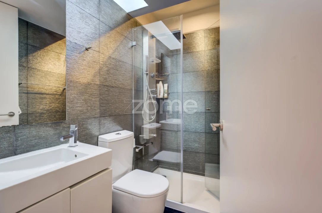 Apartamento T3 para Arrendamento em Oliveira, São Paio e São Sebastião Foto 19