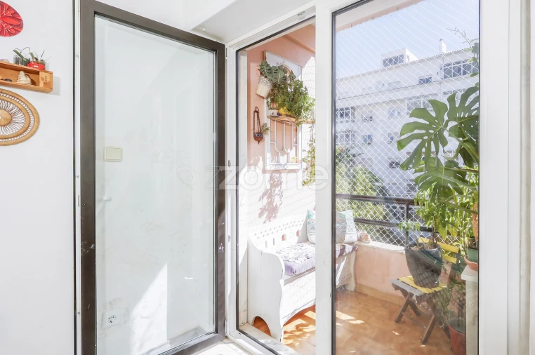 Apartamento T2 para Venda em São Domingos de Rana Foto 5
