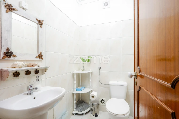 Apartamento T2 para Venda em São Domingos de Rana Foto 7