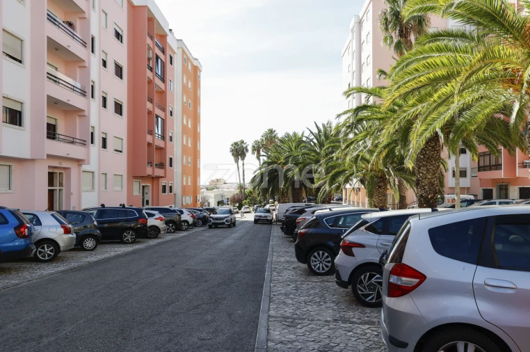 Apartamento T2 para Venda em São Domingos de Rana Foto 15