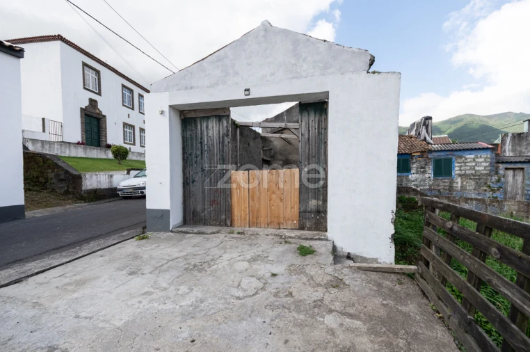 Moradia T2 para Venda em Povoação Foto 5