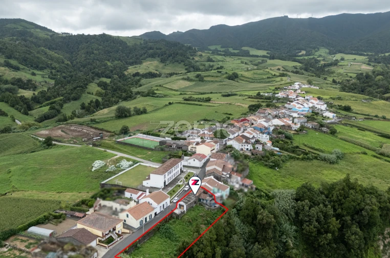 Moradia T2 para Venda em Povoação Foto 18
