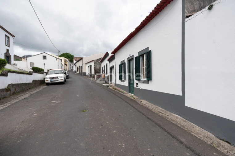 Moradia T2 para Venda em Povoação Foto 3