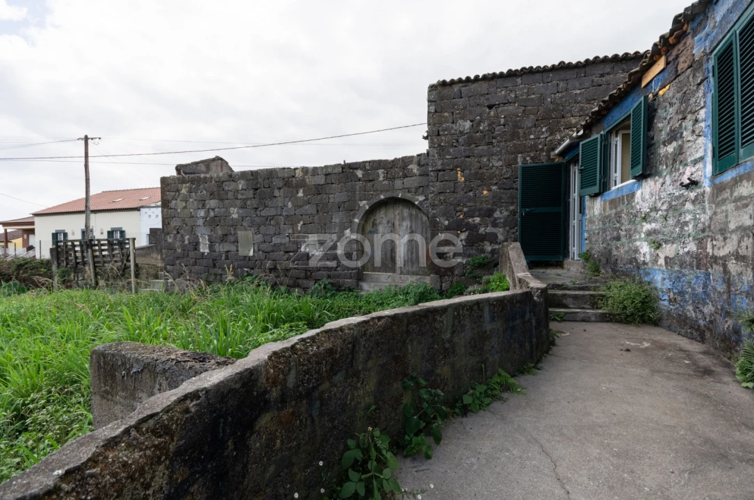 Moradia T2 para Venda em Povoação Foto 25