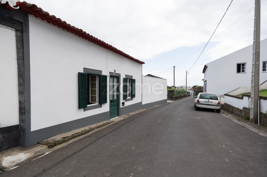 Moradia T2 para Venda em Povoação Foto 2