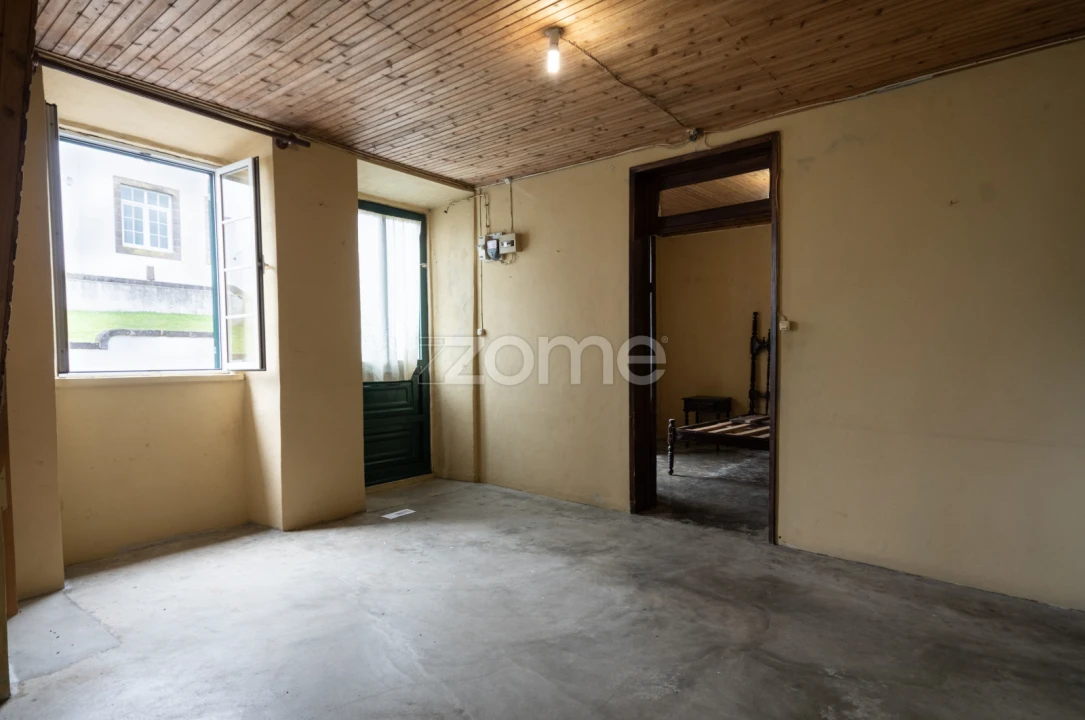 Moradia T2 para Venda em Povoação Foto 8