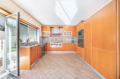 Moradia T5 para Venda em Este (São Pedro e São Mamede)