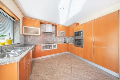 Moradia T5 para Venda em Este (São Pedro e São Mamede)