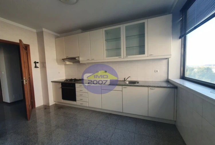 Apartamento T2 para Venda em Moreira Foto 3