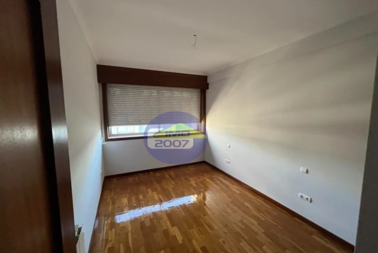 Apartamento T2 para Venda em Moreira Foto 14