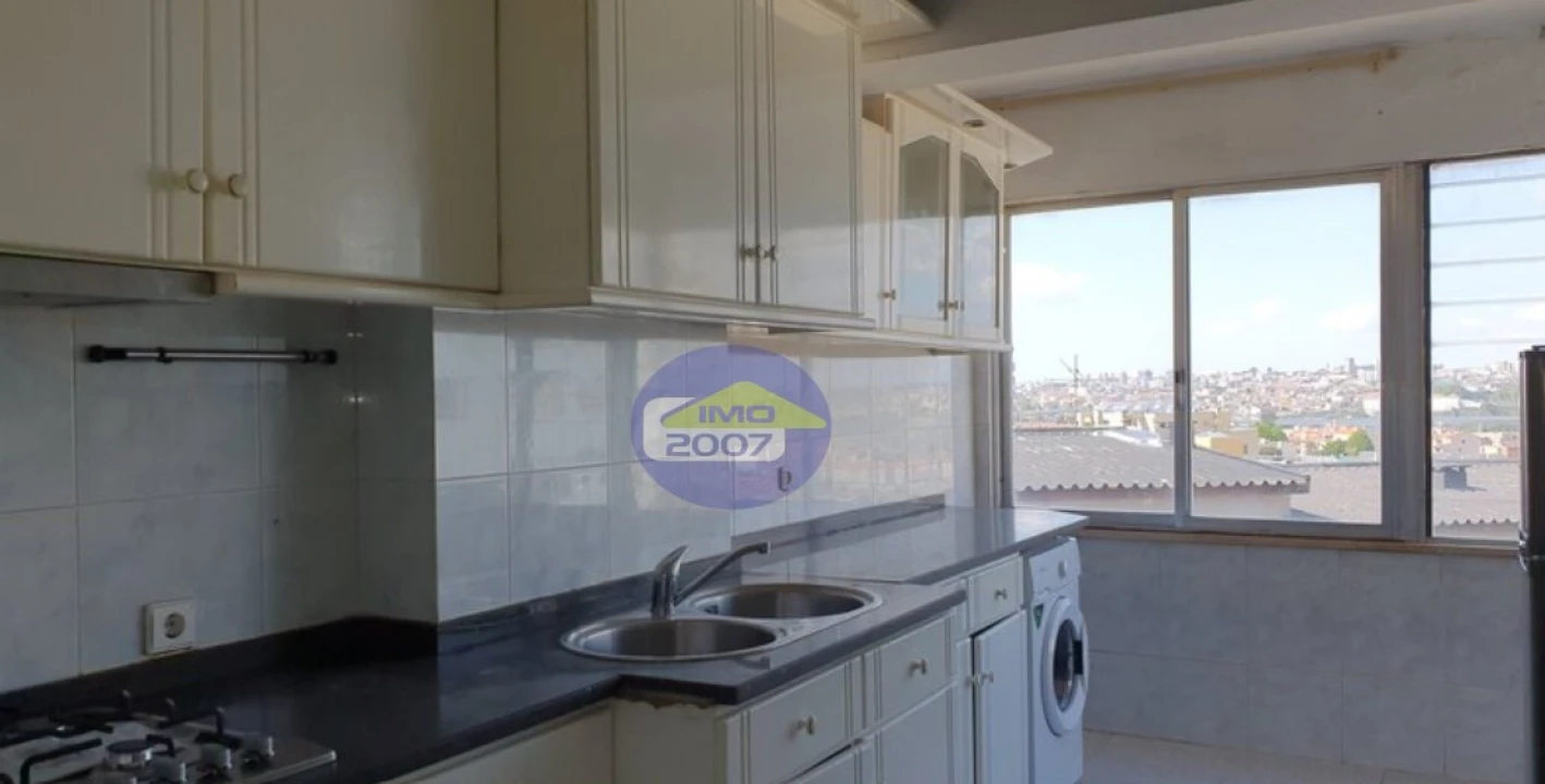 Apartamento T3 para Venda em Oliveira do Douro Foto 3