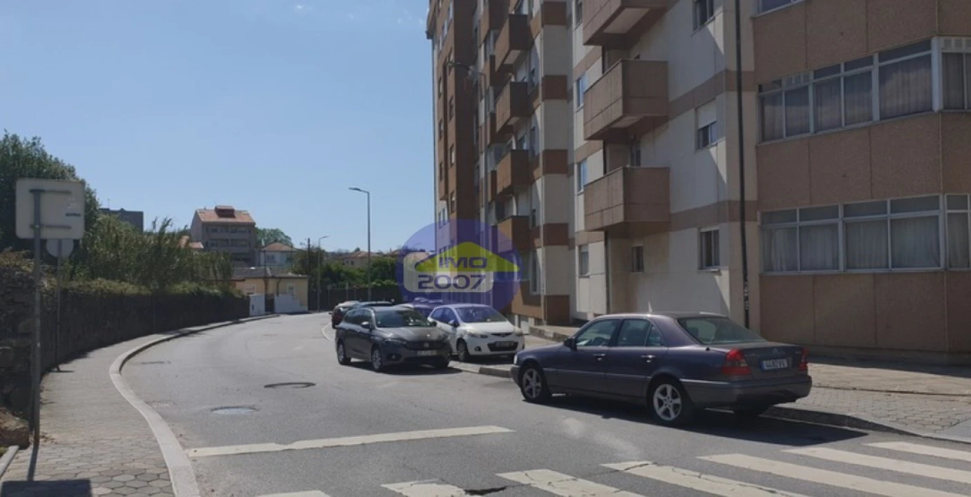 Apartamento T3 para Venda em Oliveira do Douro Foto 14