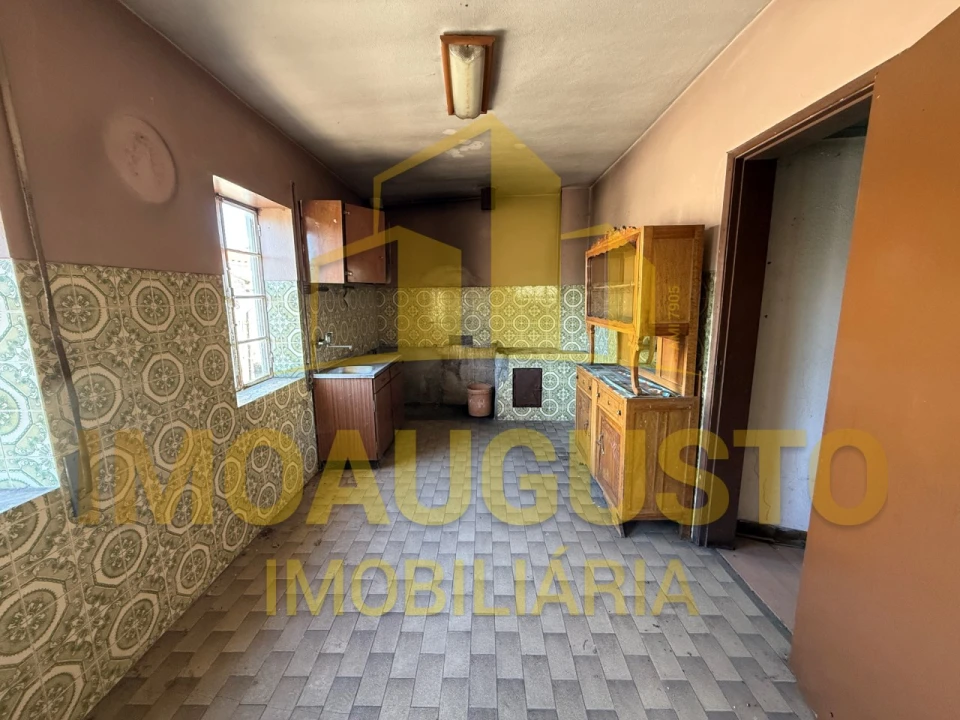Moradia T3 para Venda em Tourais e Lajes Foto 2