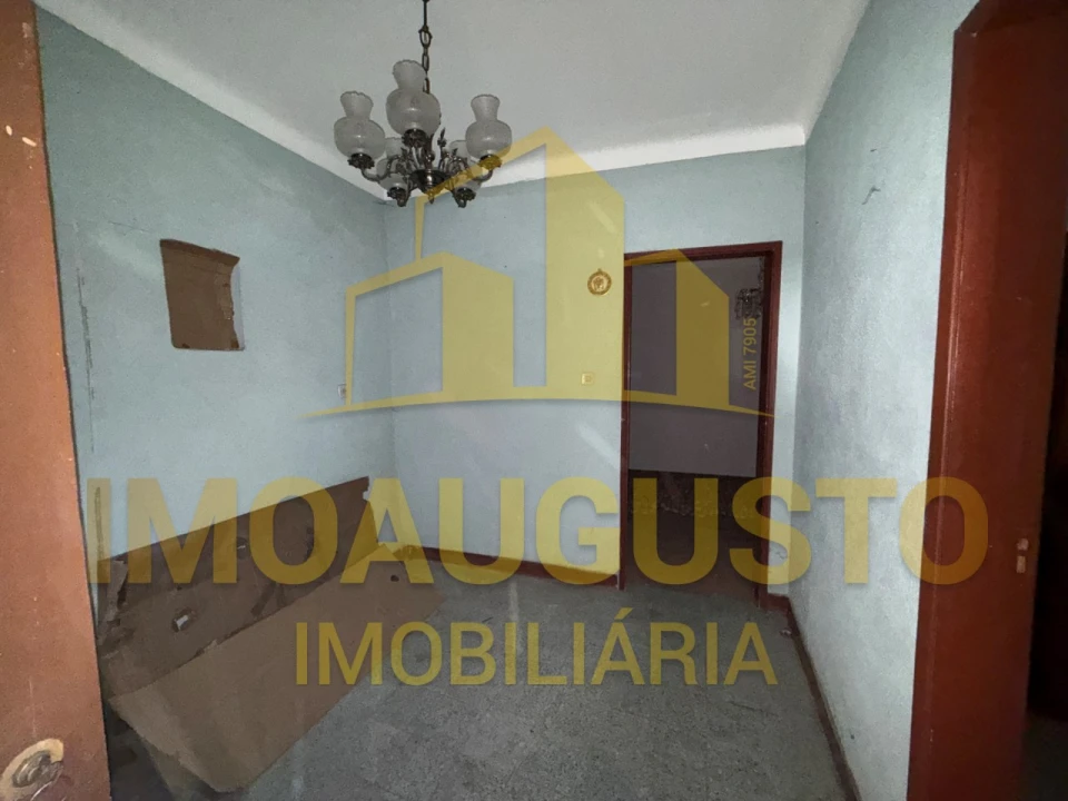 Moradia T3 para Venda em Tourais e Lajes Foto 4