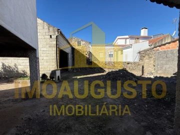 Moradia T3 para Venda em Tourais e Lajes