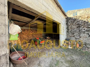 Moradia T3 para Venda em Tourais e Lajes
