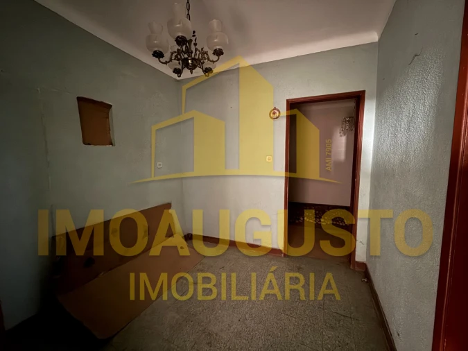 Moradia T3 para Venda em Tourais e Lajes Foto 3