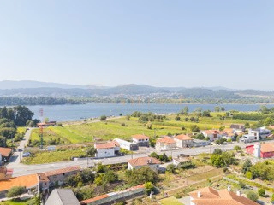 Garagem para Venda em Lanhelas Foto 2