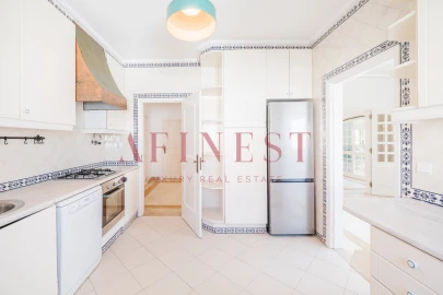 Apartamento T4 para Arrendamento em Cascais e Estoril