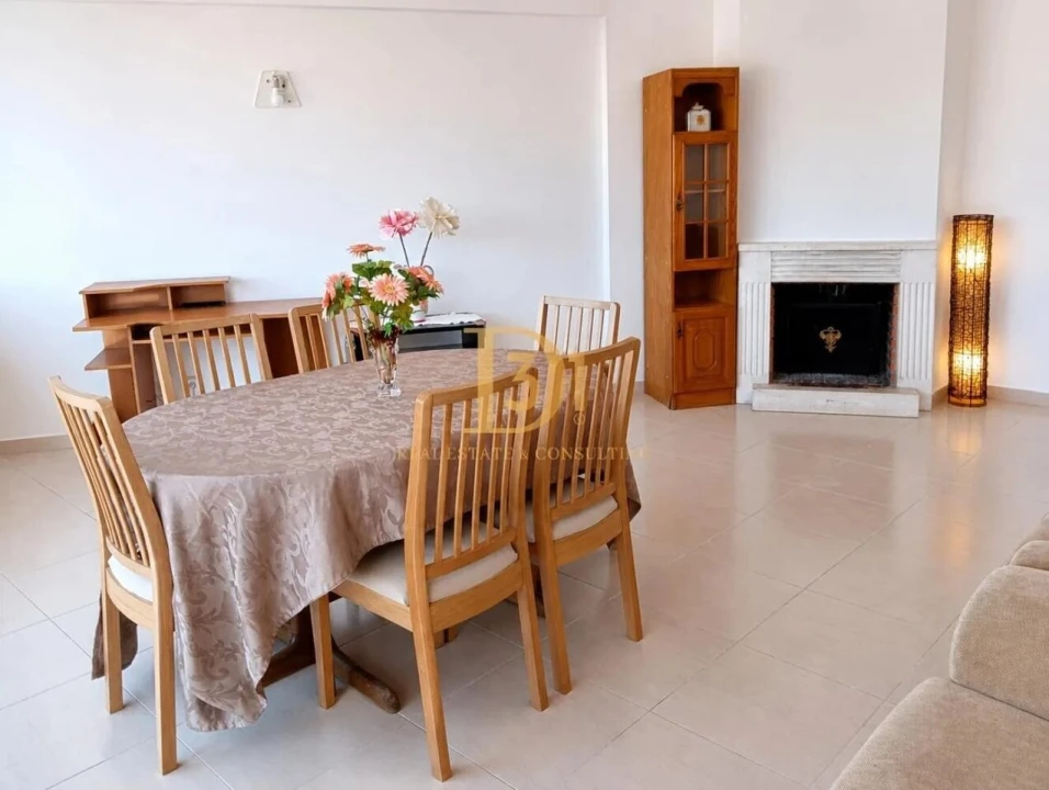 Apartamento T3 para Venda em Agualva e Mira-Sintra Foto 3