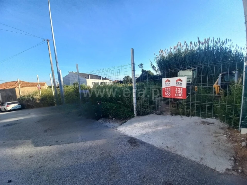 Terreno para Venda em Oliveira do Douro Foto 1