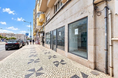 Loja para Arrendamento em Areeiro