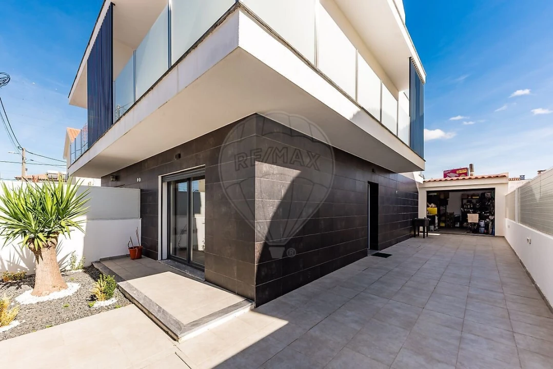 Moradia T3 para Venda em Quinta do Conde Foto 37