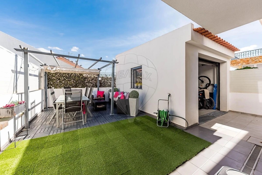 Moradia T3 para Venda em Quinta do Conde Foto 11