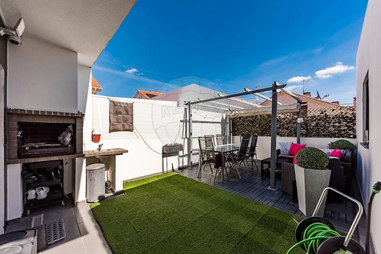Moradia T3 para Venda em Quinta do Conde Foto 10