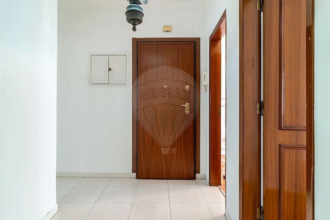 Apartamento T2 para Venda em Odivelas Foto 1