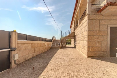 Moradia T4 para Venda em Margaride, Várzea, Lagares, Varziela, Moure