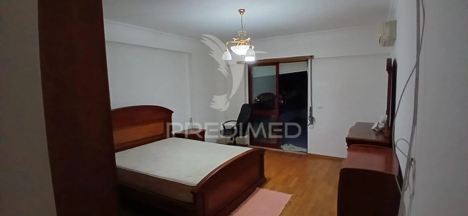 Apartamento T4 para Venda em Odivelas Foto 18