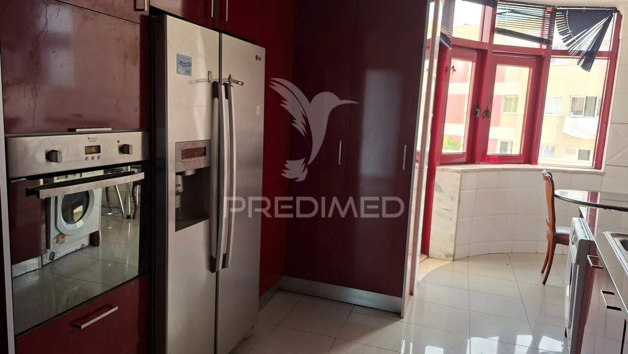 Apartamento T4 para Venda em Odivelas Foto 14