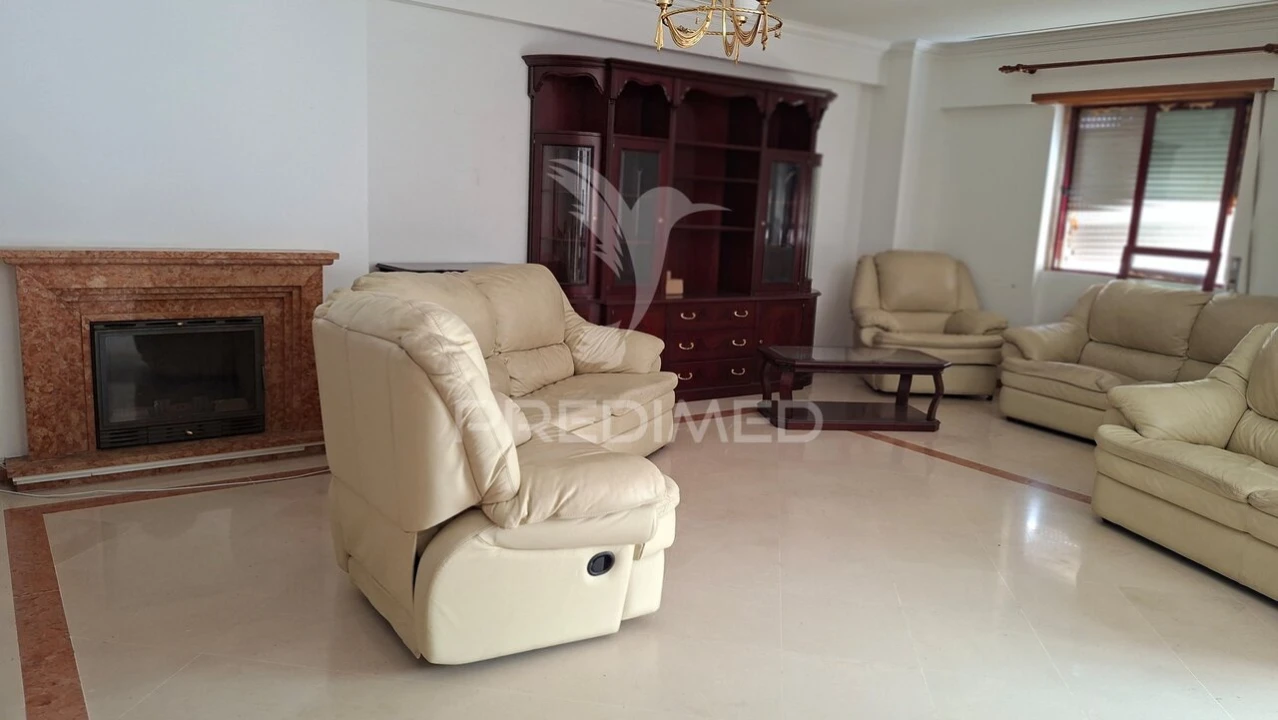 Apartamento T4 para Venda em Odivelas Foto 16