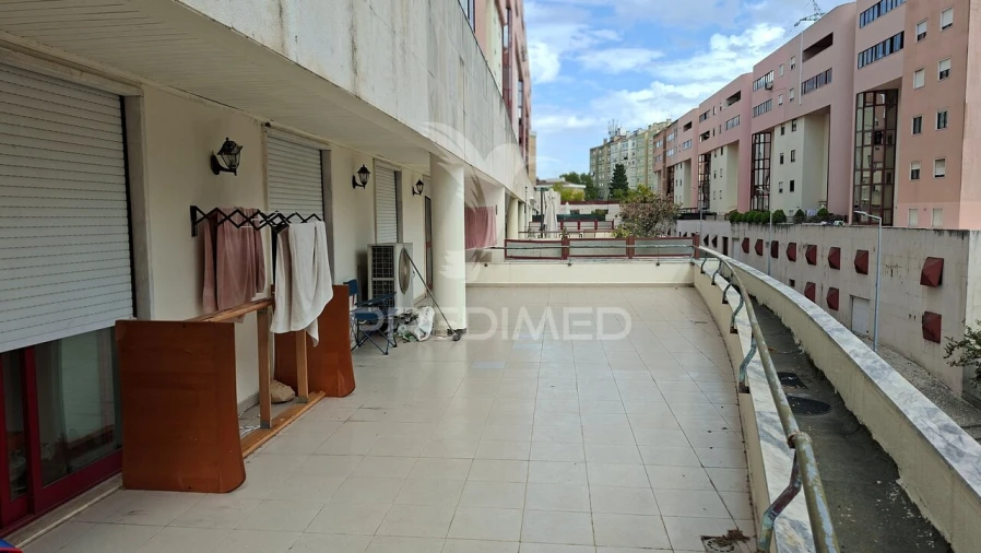 Apartamento T4 para Venda em Odivelas Foto 8
