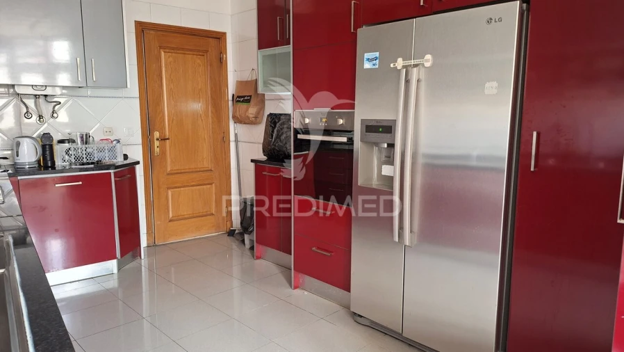 Apartamento T4 para Venda em Odivelas Foto 10