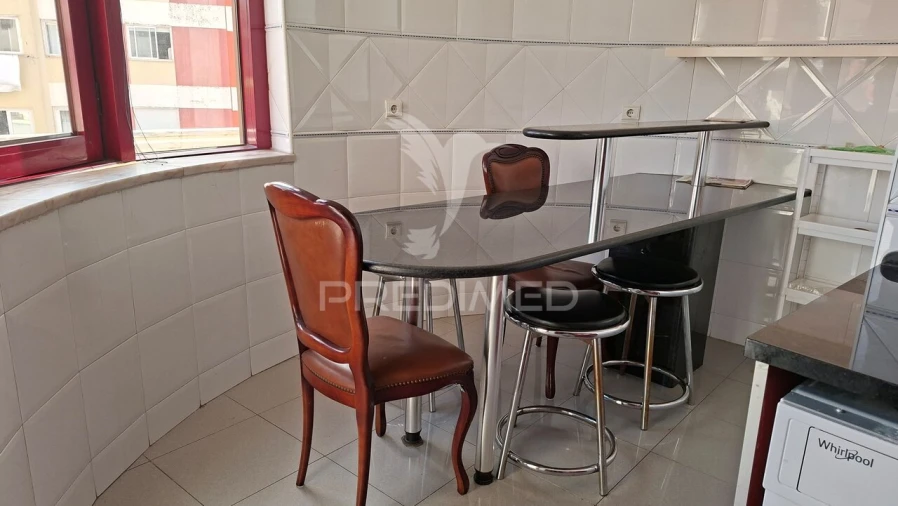 Apartamento T4 para Venda em Odivelas Foto 13